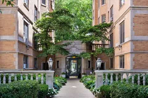 609 W Stratford Pl #7C, Chicago, IL 60657