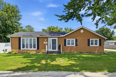 4223 193rd St N, Port Byron, IL 61275