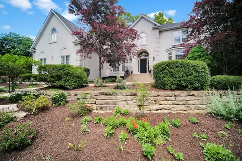 36 W244 Fieldcrest Dr, Saint Charles, IL 60175
