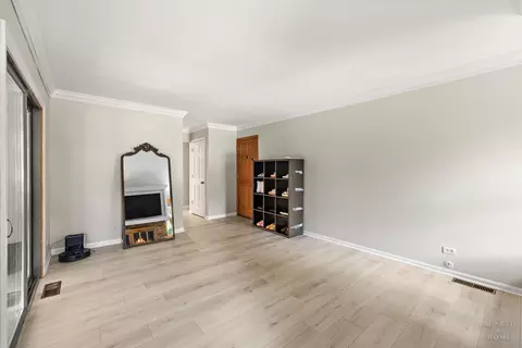 Living - 847 Hemlock Dr, Sleepy Hollow, IL 60118 photo 4 of 4