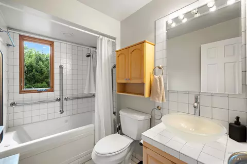 Bath - 847 Hemlock Dr, Sleepy Hollow, IL 60118 photo 2 of 2