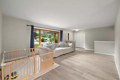 Living - 847 Hemlock Dr, Sleepy Hollow, IL 60118 photo 2 of 4