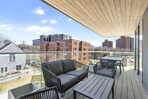 Exterior - Undisclosed, Chicago, IL 60614 photo 2 of 3