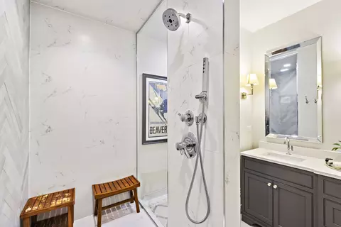Bath - Undisclosed, Chicago, IL 60614 photo 3 of 7