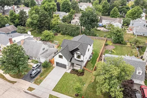 View/Area - 1112 Cedar Ln, Northbrook, IL 60062 photo 1 of 5