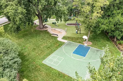 View/Area - 1112 Cedar Ln, Northbrook, IL 60062 photo 5 of 5