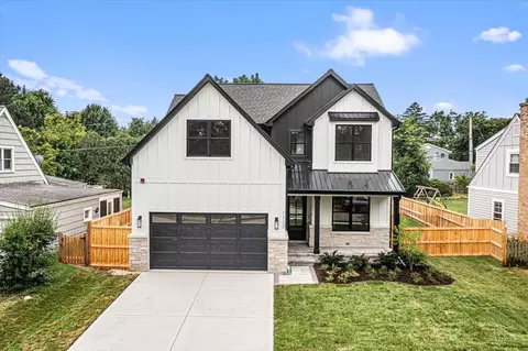 Exterior - 1112 Cedar Ln, Northbrook, IL 60062 photo 4 of 6