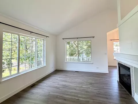 Living - 99 Cantal Ct, Wheeling, IL 60090 photo 2 of 5