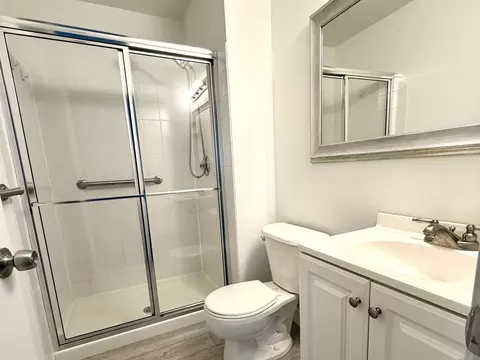 Bath - 99 Cantal Ct, Wheeling, IL 60090 photo 2 of 2