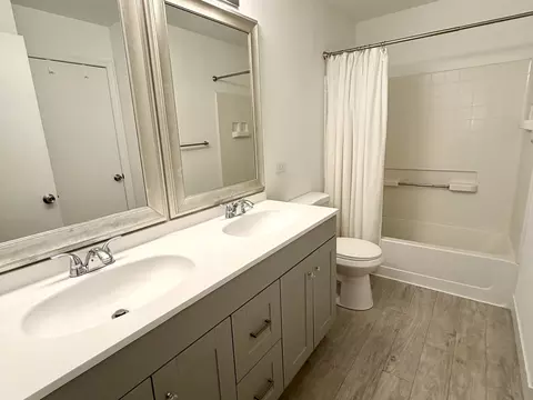 Bath - 99 Cantal Ct, Wheeling, IL 60090 photo 1 of 2