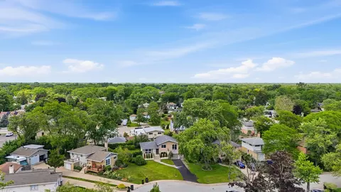 View/Area - 2524 Allison Ct, Glenview, IL 60025 photo 2 of 3