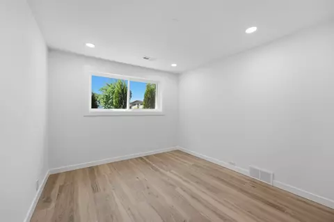 Bedroom - 2524 Allison Ct, Glenview, IL 60025 photo 8 of 10