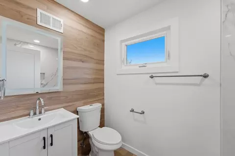 Bath - 2524 Allison Ct, Glenview, IL 60025 photo 2 of 2