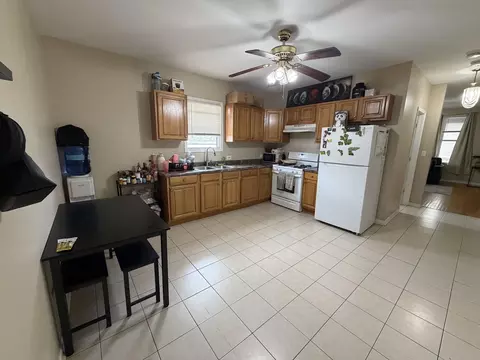 Kitchen - 7638 W 61st Pl, Summit, IL 60501 photo 1 of 2
