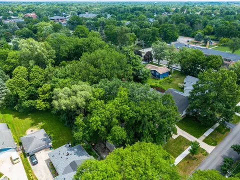 509 N Washington St, Westmont, IL 60559