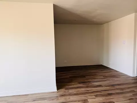 Living - 575 Greystone Ln #A2, Wheeling, IL 60090 photo 1 of 2