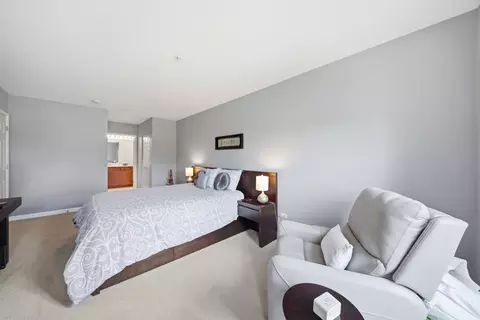 Bedroom - 255 E Liberty Dr #305-2, Wheaton, IL 60187 photo 2 of 3