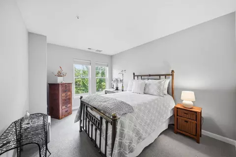 Bedroom - 255 E Liberty Dr #305-2, Wheaton, IL 60187 photo 3 of 3