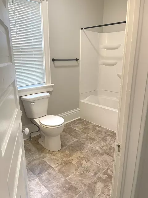 Bath - 511 Douglas St, Bloomington, IL 61701 photo 2 of 3
