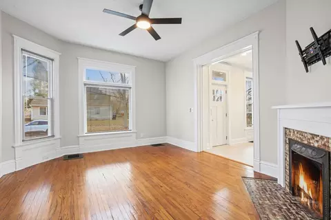 Living - 511 Douglas St, Bloomington, IL 61701 photo 3 of 7
