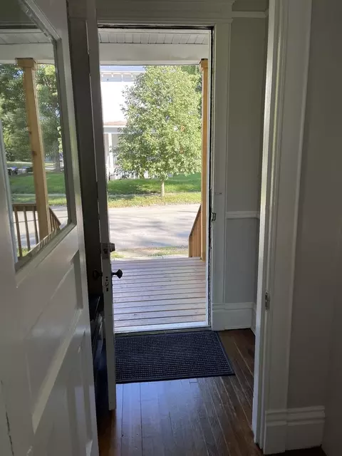 Entry Way - 511 Douglas St, Bloomington, IL 61701 photo 3 of 4