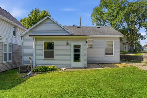 Exterior - 418 E 3rd St, Dixon, IL 61021 photo 3 of 3