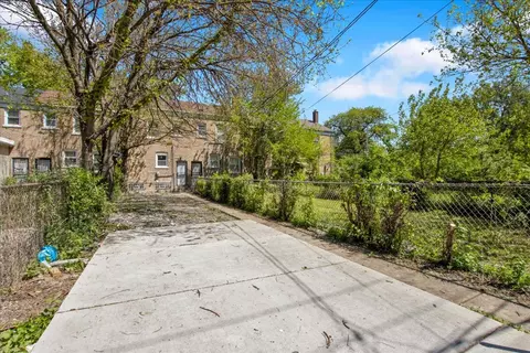 Exterior - 735 E 105th St, Chicago, IL 60628 photo 3 of 4