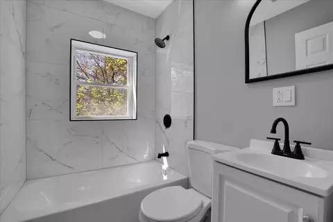 Bath - 735 E 105th St, Chicago, IL 60628 photo 1 of 2