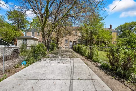 Exterior - 735 E 105th St, Chicago, IL 60628 photo 2 of 4