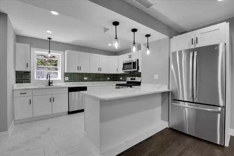 Kitchen - 735 E 105th St, Chicago, IL 60628 photo 2 of 6