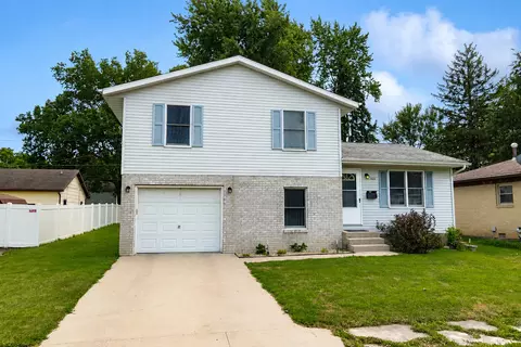 822 E Washington St, Pontiac, IL 61764