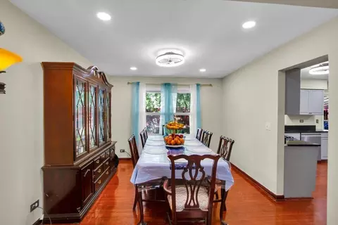 Dining - 628 Primrose Ln, Schaumburg, IL 60194 photo 1 of 2