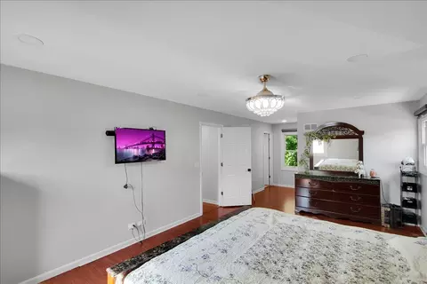 Bedroom - 628 Primrose Ln, Schaumburg, IL 60194 photo 2 of 5