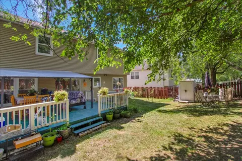 Exterior - 628 Primrose Ln, Schaumburg, IL 60194 photo 5 of 5