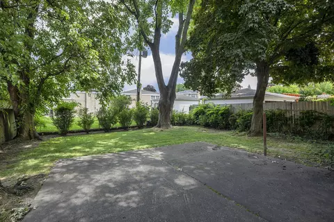 Undisclosed, Glenview, IL 60025 photo 3