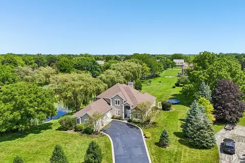 184 Bluebird Ct, Hawthorn Woods, IL 60047