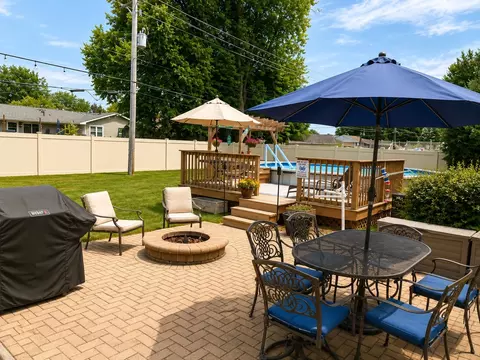 Exterior - 431 S Jean St, Peotone, IL 60468 photo 4 of 5