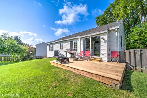 Exterior - 235 Aberdeen Dr, Algonquin, IL 60102 photo 3 of 11