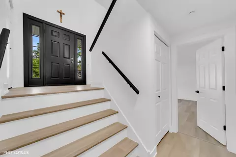 Entry Way - 235 Aberdeen Dr, Algonquin, IL 60102 photo 3 of 3