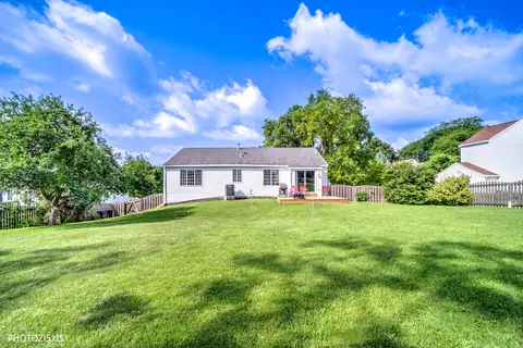 Exterior - 235 Aberdeen Dr, Algonquin, IL 60102 photo 6 of 11
