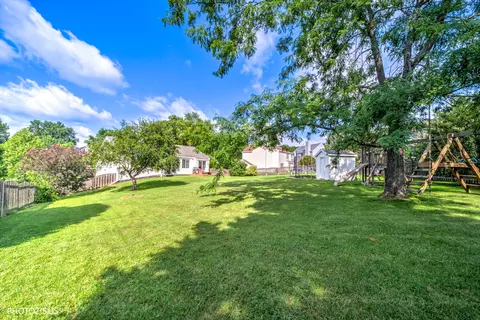 Exterior - 235 Aberdeen Dr, Algonquin, IL 60102 photo 10 of 11