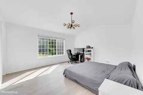 Bedroom - 235 Aberdeen Dr, Algonquin, IL 60102 photo 1 of 3
