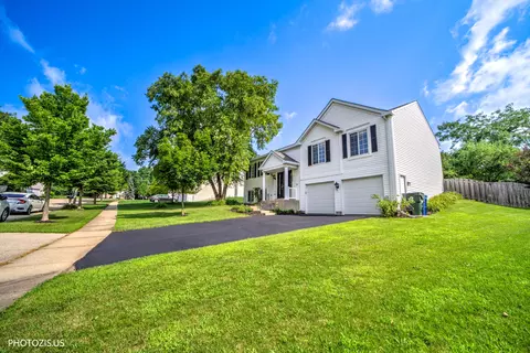 Exterior - 235 Aberdeen Dr, Algonquin, IL 60102 photo 7 of 11