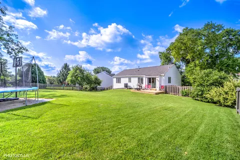 Exterior - 235 Aberdeen Dr, Algonquin, IL 60102 photo 8 of 11