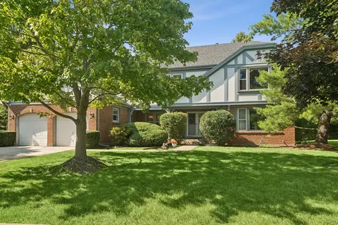 634 Raintree Rd, Buffalo Grove, IL 60089