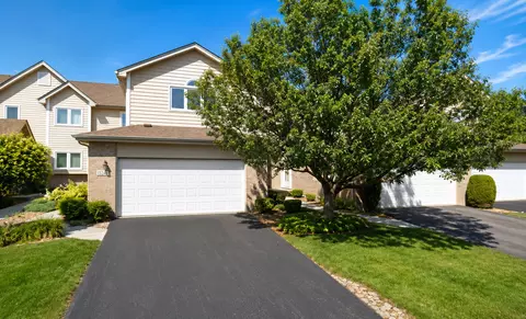 7702 Northfield Ln, Tinley Park, IL 60487