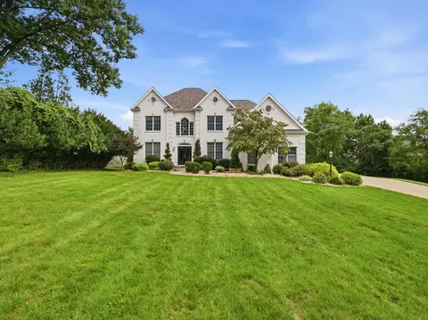 1805 Hassam Rd, Coraopolis, PA 15108