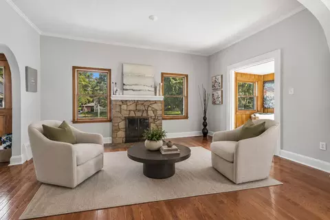 Living - 32 W183 Glos St, Wayne, IL 60184 photo 1 of 8