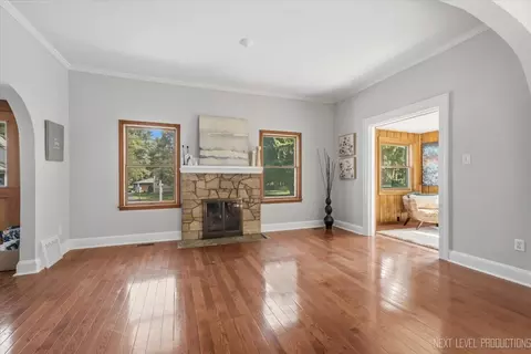 Living - 32 W183 Glos St, Wayne, IL 60184 photo 2 of 8