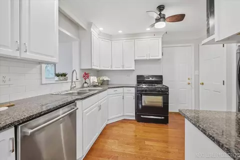 Kitchen - 32 W183 Glos St, Wayne, IL 60184 photo 1 of 2
